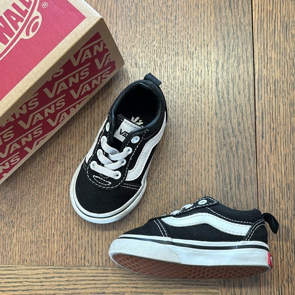 VANS WARD SLIP-ON SIZE 4 - Picture 1 of 6